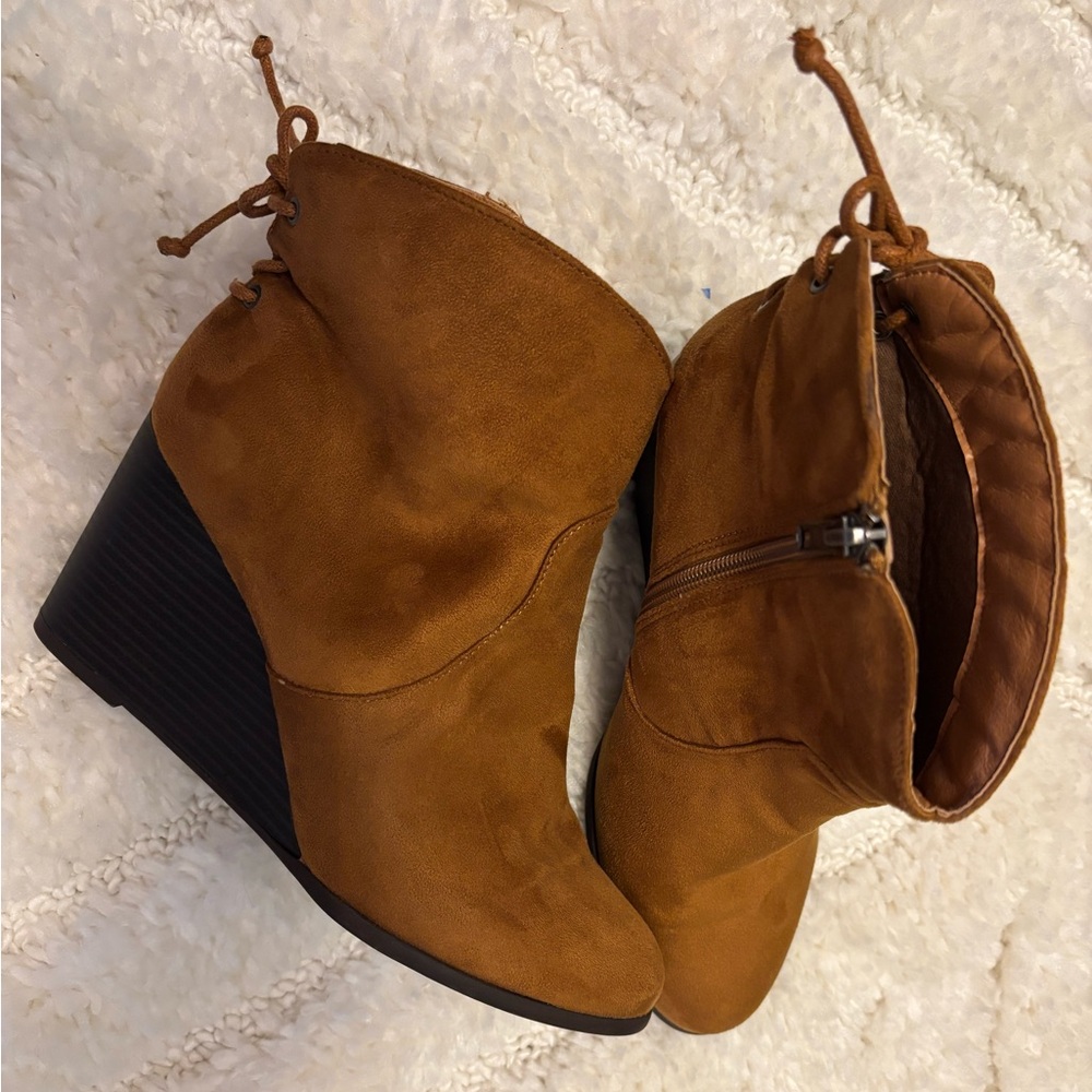 ModCloth Women's Tan Wedge Ankle Boots